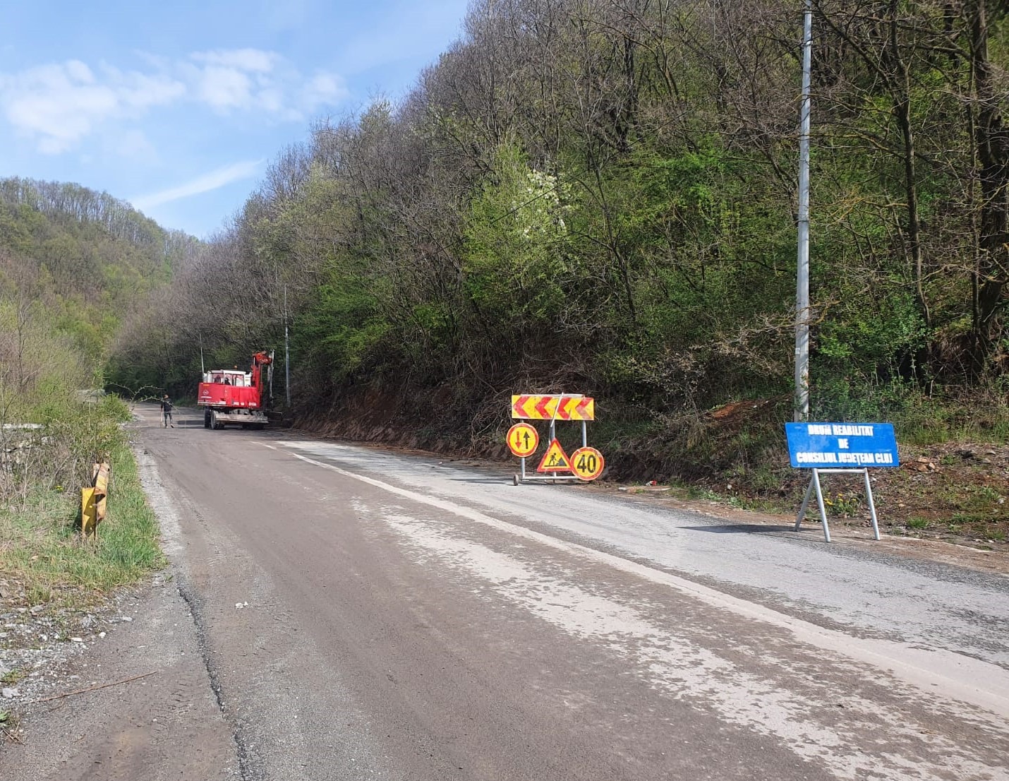 Lucrări de întreținere pe drumul Săvădisla – Lita – Liteni – Săcel situat pe DJ 107M