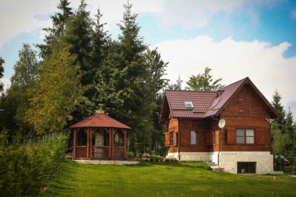 Univers T a modernizat complexul său turistic din Călățele și a început să facă rezervări