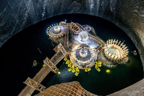 Cea mai frumoasă salină din Europa este deschisă în minivacanța de Sfânta Maria. Cât costă un bilet de intrare