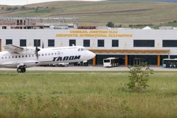 TAROM reia zborurile interne! Câte curse vor fi spre Cluj