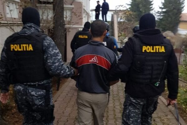 De ce a fost condamnat clujeanul suspectat de coronavirus! A aruncat cu urină după medici