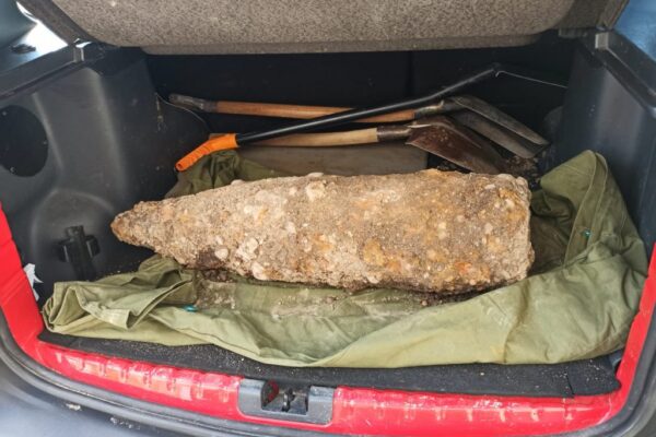 Bombă neexplodată din Al Doilea Război Mondial, găsită pe o stradă din Câmpia Turzii