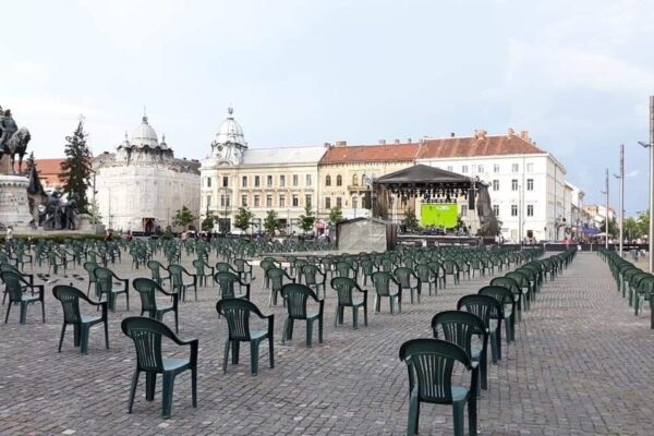 Cum arată Piața Unirii din Cluj amenajată pentru al doilea concert după pandemie – VIDEO