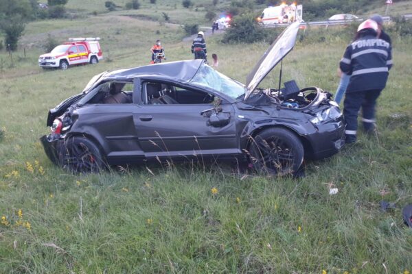 ACCIDENT pe DN1C pe raza localității Câțcău, provocat de o depășire neregulamentară. O persoană a fost rănită – FOTO
