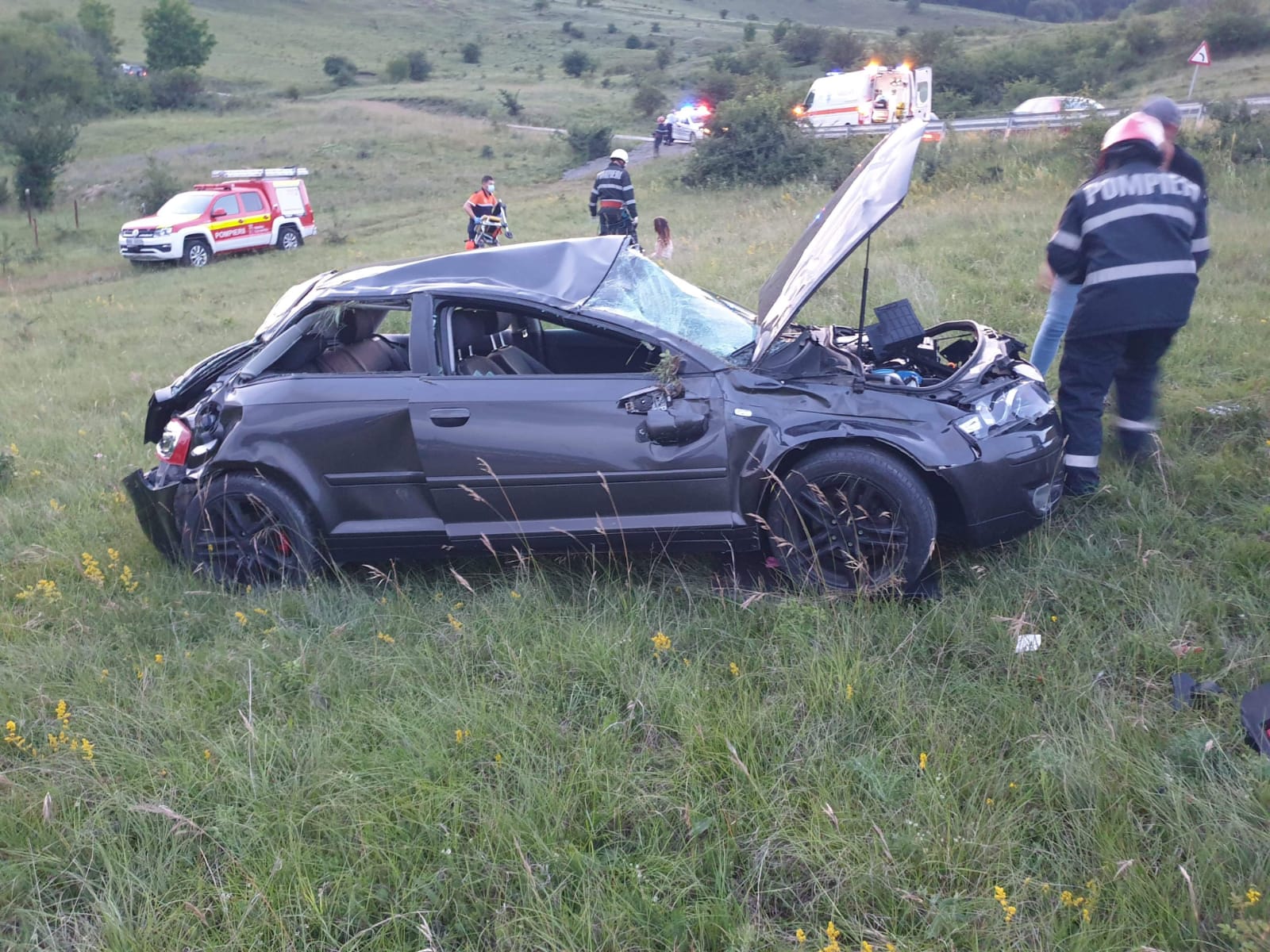 ACCIDENT pe DN1C pe raza localității Câțcău, provocat de o depășire neregulamentară. O persoană a fost rănită – FOTO