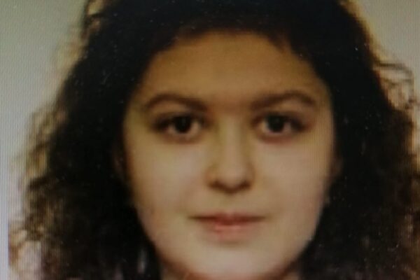O adolescentă de 15 ani din Cluj-Napoca, dispărută de acasă! Ați văzut-o?