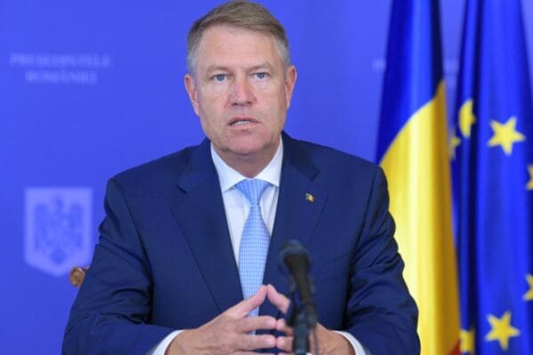 Klaus Iohannis, la urne: Vă invit pe toţi să mergeţi la vot!