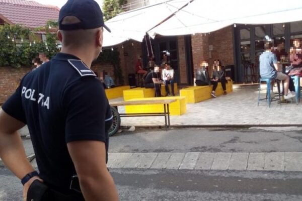 Razie în weekend pe terasele din Cluj. Polițiștii au verificat dacă se respectă normele de distanțare socială