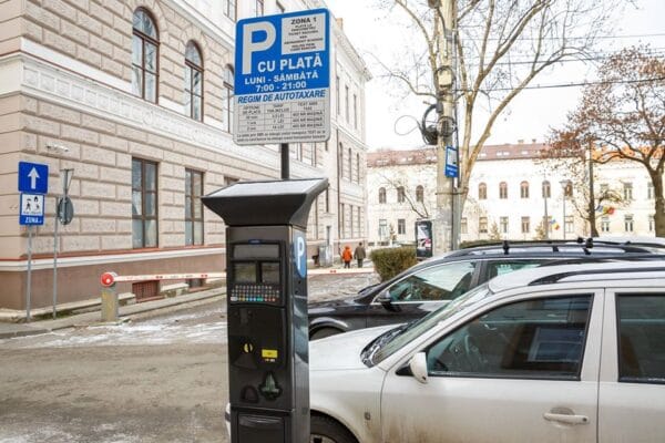 În orașul SMART Cluj Napoca te apucă disperarea dacă folosești un parcometru public!