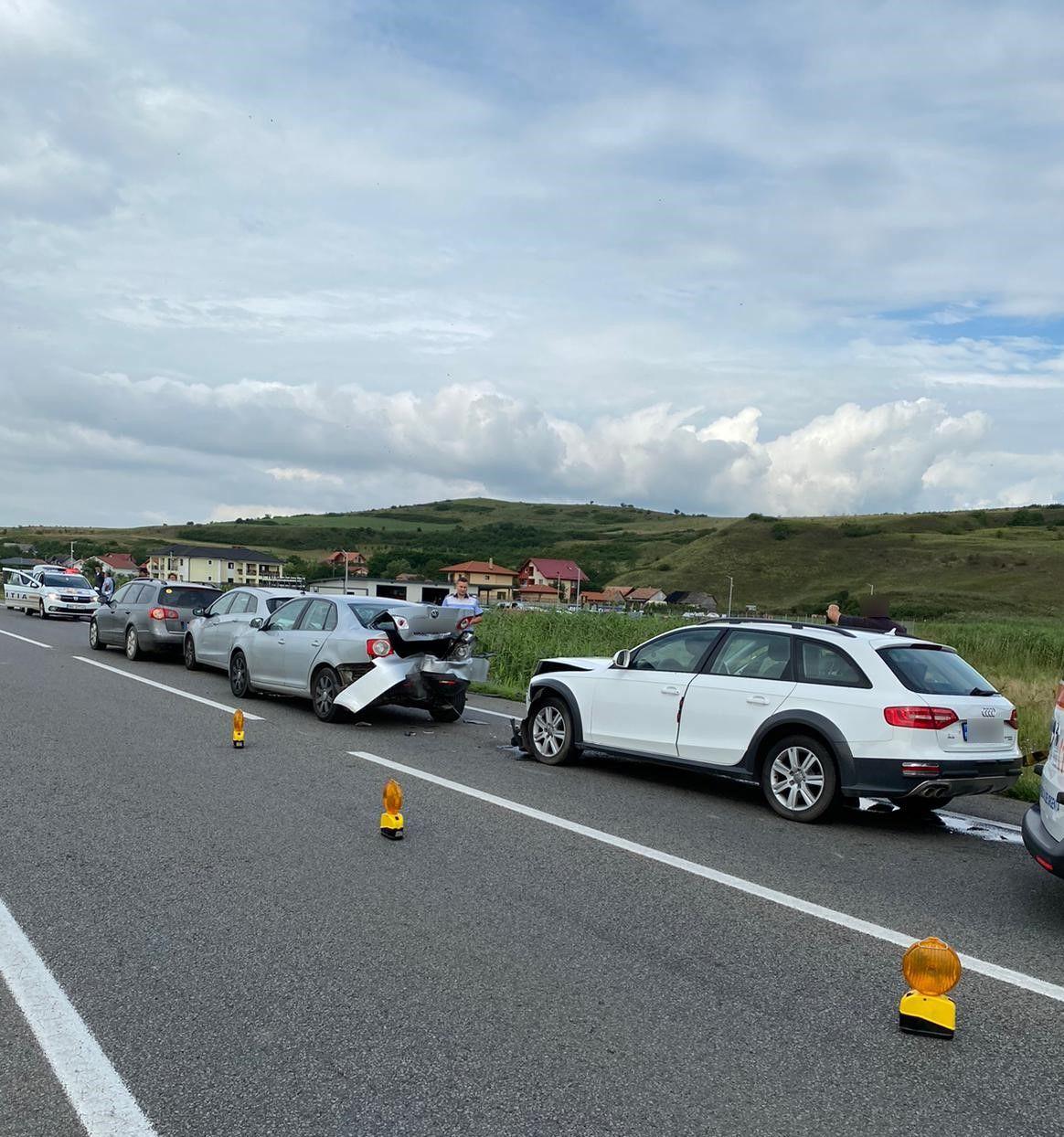Accident pe Bulevardul Muncii! Patru mașini s-au ciocnit între ele!