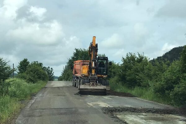 S-a dat startul lucrărilor de întreținere pe drumul judeţean 109A Vultureni – Panticeu – Recea Cristur – Dealu Jurcii – DJ 108B