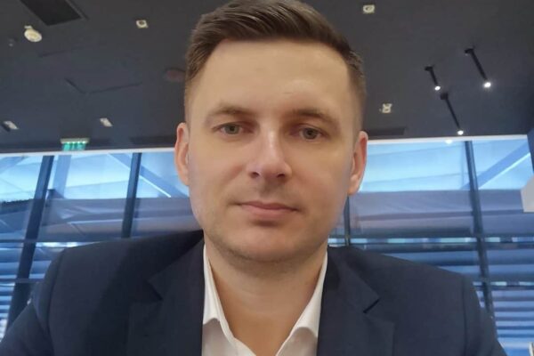 Prefectul Mircea Abrudean s-a vindecat de COVID-19 și își va relua activitatea de luni