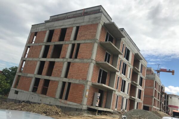 Exclusiv! Alin Tișe construiește șapte blocuri, în Bună Ziua! A obținut autorizația de construire în trei zile!