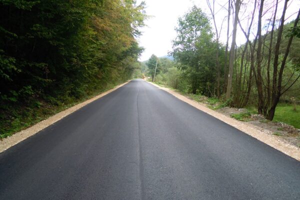 26 de drumuri sau sectoare de drumuri județene au beneficiat de lucrări de modernizare sau întreținere în primele șase luni ale anului 2020