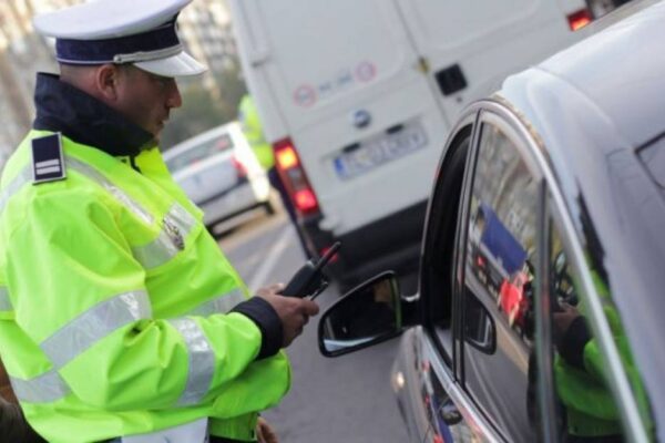 TUPEU – Clujean prins de polițiști după ce a condus fără permis o mașină furată din cartierul Între Lacuri!
