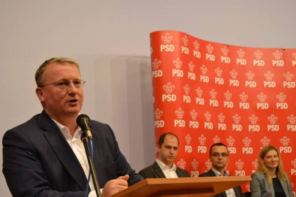 Traseistul Remus Lăpușan, ajuns la Pro România, modernizează județul Cluj, cu 3.8 la sută în intenția de vot!