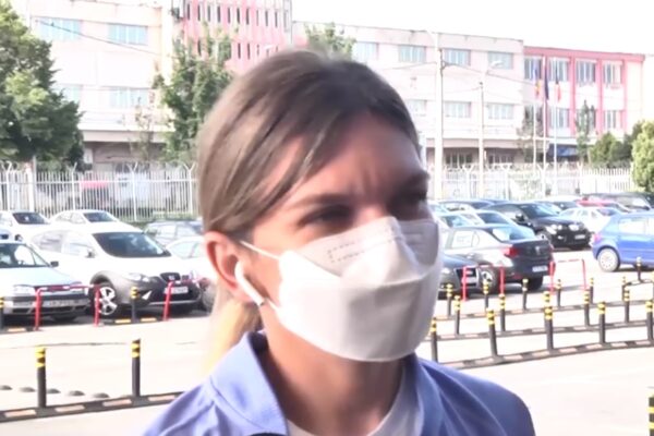 Simona Halep a ajuns la Cluj pentru a participa la un meci demonstrativ de tenis la turneul Winners Open – VIDEO