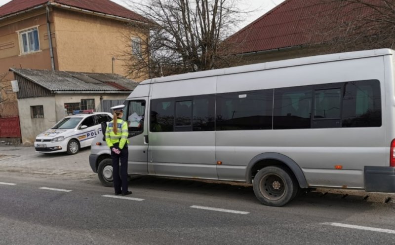 Transportatorii, verificați de polițiști. Patru vehicule au fost imobilizate