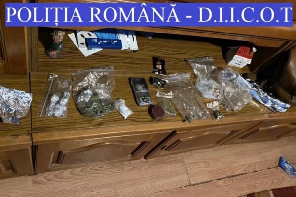 Doi traficanți de droguri au fost arestați și alte 12 persoane audiate în urma unei razii a brigăzii antidrog din Cluj