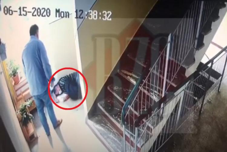 S-a aflat adevărul! Motivul pentru care un poștaș a luat bătaie în scara unui bloc este halucinant! VIDEO