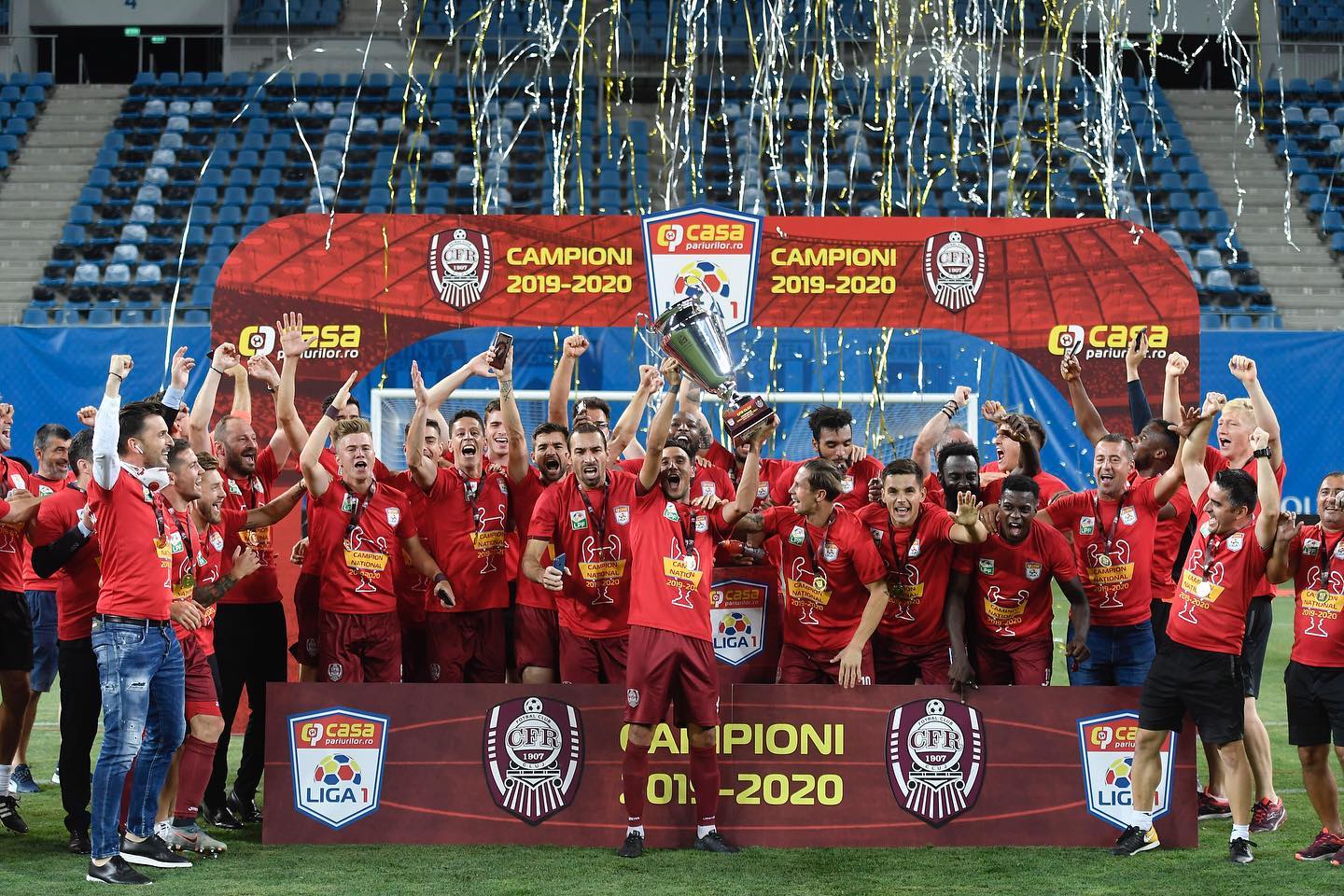 Primarul Emil Boc le-a adresat o scrisoare de felicitare campionilor de la CFR Cluj după al treilea titlu consecutiv câștigat: „Ați reușit să puneți iarăși Clujul pe harta sportivă a Europei”