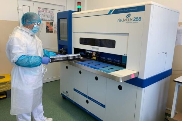 Echipamente de testare noi pentru COVID-19, achiziționate la Spitalul de Boli Infecțioase din Cluj