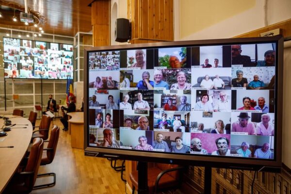 Ceremonie specială online la primărie pentru cuplurile clujene care au împlinit 50 de ani de căsătorie