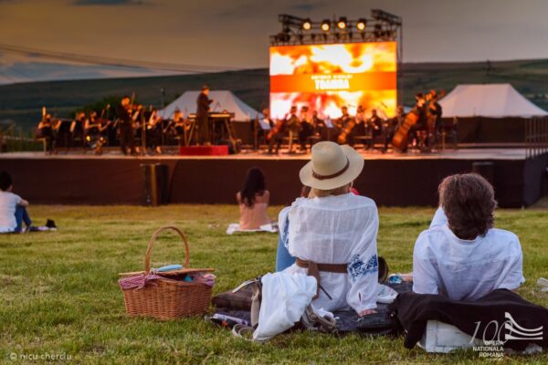 Vara muzicală continuă la Cluj! OPERA SUMMER HUB 2020 ne invită la Microstagiunea estivală în aer liber, pe parcursul lunilor august – septembrie!