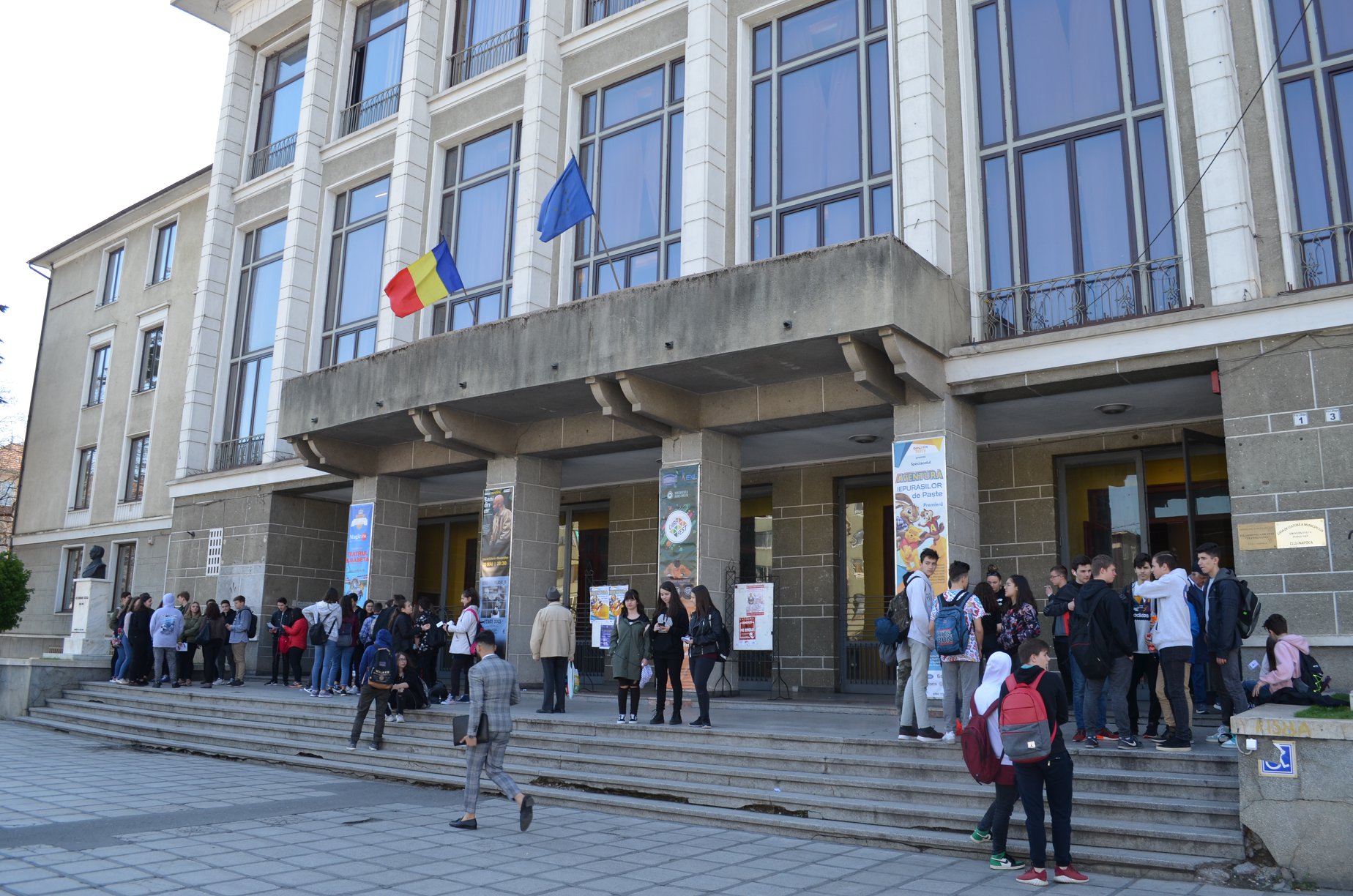 Cum s-a construit balconul de la Casa de Cultură a Studenților din Cluj! Ideea i-a aparținut tovarășului Andrei Marga