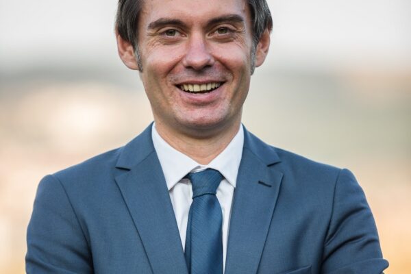 Anonimul Pivariu provocat la o dezbatere publică pentru viitorul comunei Florești