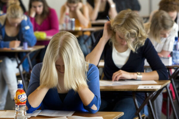 Clujul ocupă primul loc din România la Examenul de Titularizare! 16 candidați au obținut nota 10