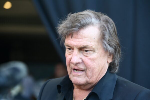 Actorul Florin Piersic nu va mai urca pe scenă de teama pandemiei