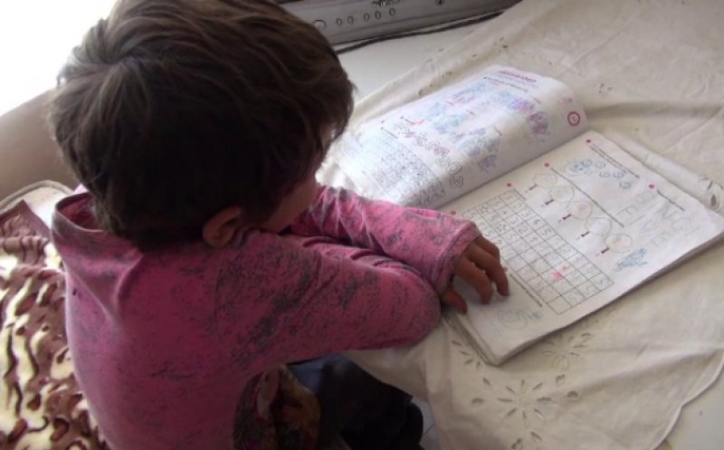 Ministerul Educației vrea școală online, dar peste 800.000 de copii nu au acces la internet