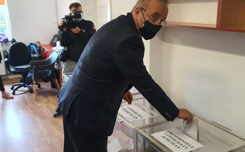 ALEGERI LOCALE 2020: Vasile Dîncu, la urne: „Am votat în primul rând pentru echilibru, pentru nevoia de a împărți puterea”