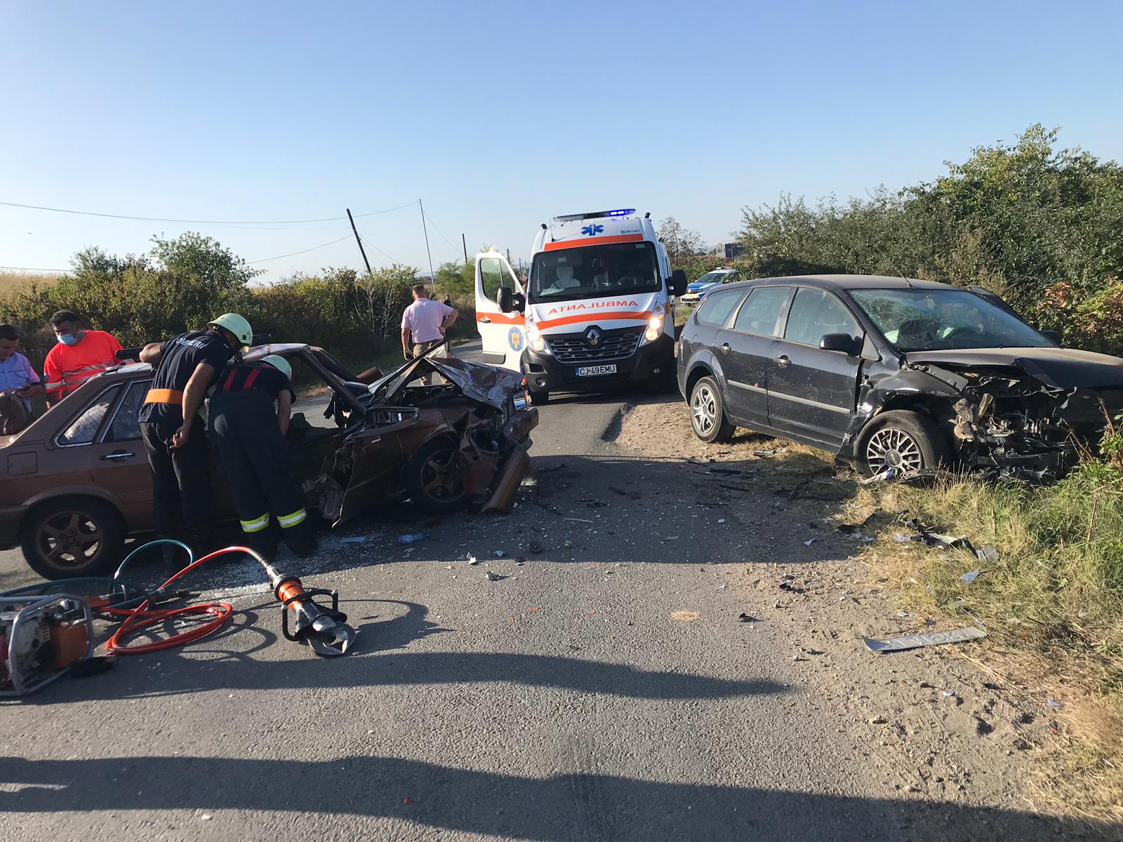 Accident grav la Câmpia Turzii. O femeie a murit pe loc