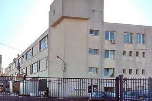 FOCAR de COVID-19 la o fabrică din Gherla. 17 angajați au fost depistați pozitiv, iar activitatea uzinei a fost suspendată