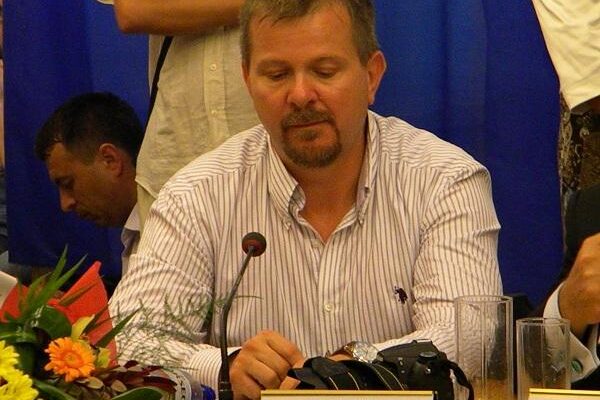 Atenție DNA Cluj! Omul care negocia ”șpăgile” din dosarul Uioreanu candidează la Consiliul Local Cluj. Acum stă la dreapta lui Emil Boc!