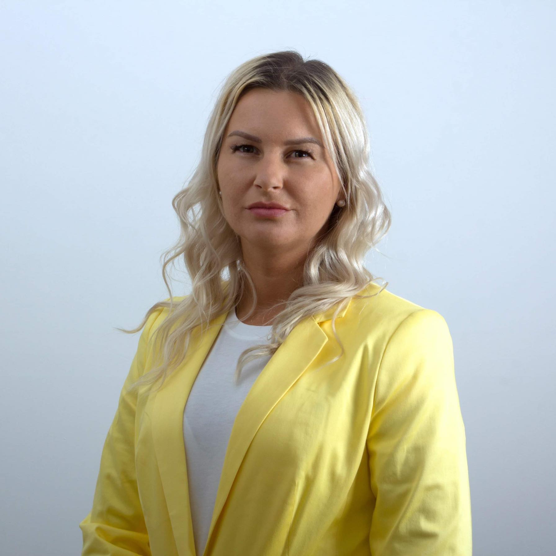 Soția afaceristului clujean Abdul Rahim, candidată la Consiliul Local Floresti, lovită în campanie de un „jurnalist” apropiat al lui Horia Șulea