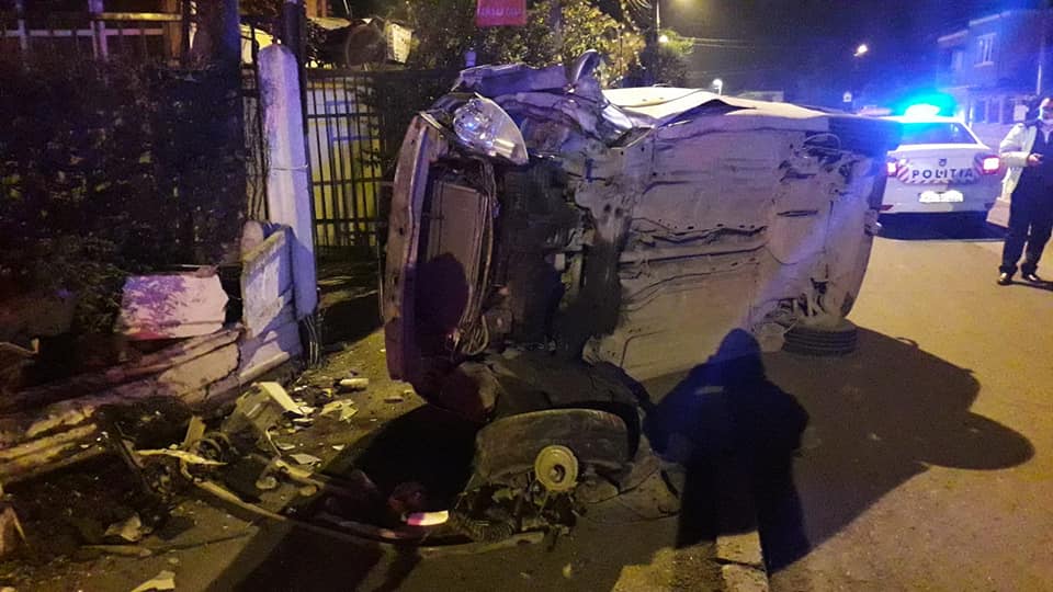 Accident grav în Cluj Napoca! Șoferul era rupt de beat și a fugit de la fața locului!