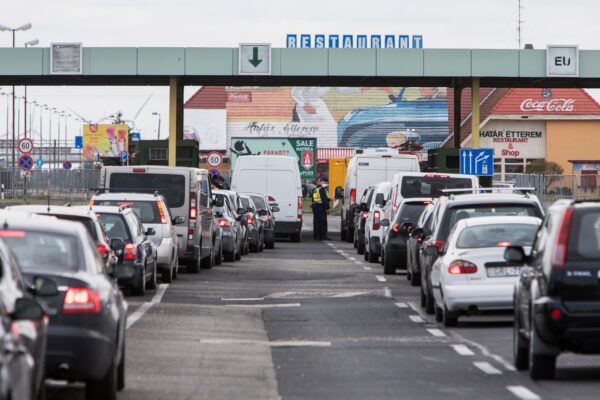 Ungaria ține granițele închise încă o lună din cauza COVID-19