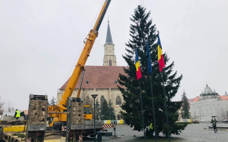Fără artificii și paradă de 1 Decembrie și fără spectacole de Crăciun, dar cu iluminat festiv și brad. „Vom sărbători cu decență anul acesta”