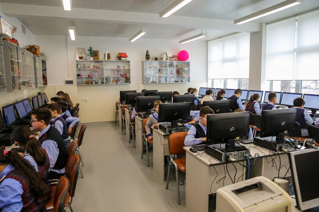 Cresc bursele școlare pentru elevii clujeni din anul școlar 2020-2021