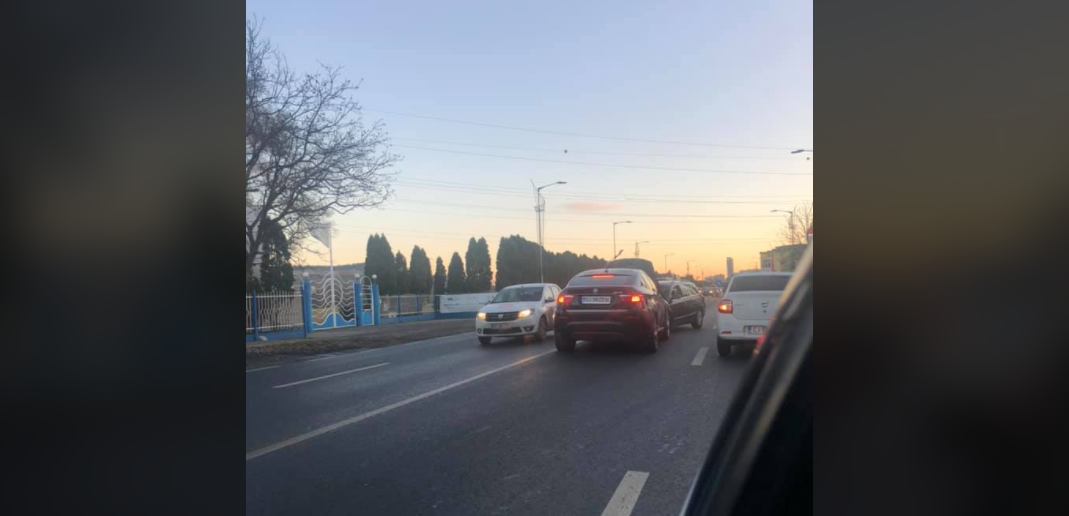 Drumul european E60 dinspre Florești spre Cluj-Napoca, blocat câteva minute după ce un BMW X6 s-a defectat în mijlocul străzii