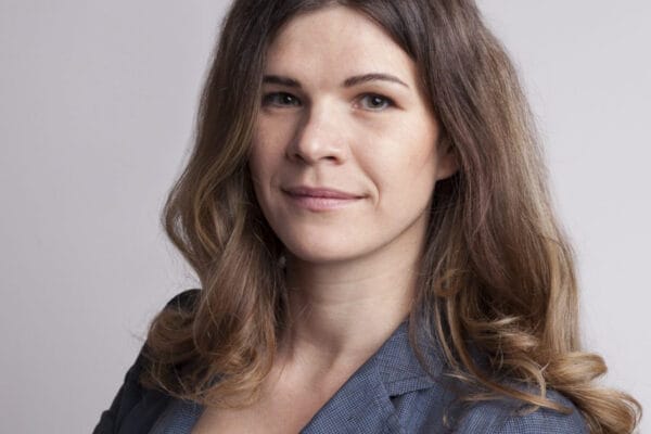 Alexandra Oană, consilier local USR-PLUS: „E momentul să reinvestim fondurile pentru utilități nefolosite ale școlilor în renovarea grupurilor sanitare și sălilor de sport”