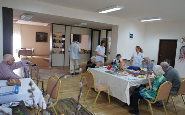 Focare de coronavirus la DGASCPC. Seniorii internați în centrele speciale, infectați la grămadă!
