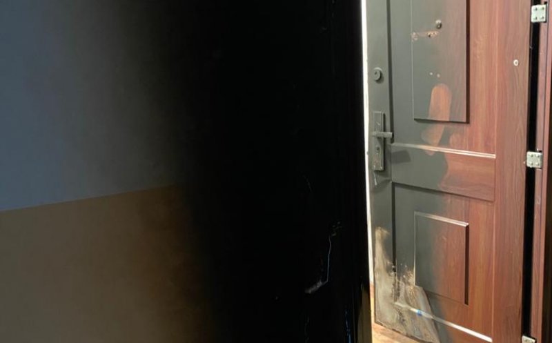 Panică într-un bloc din Mănăștur. Un incendiu a izbucnit într-un apartament noaptea trecută