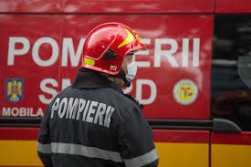 INCENDIU la un apartament în Florești, pornit de la o lumânare