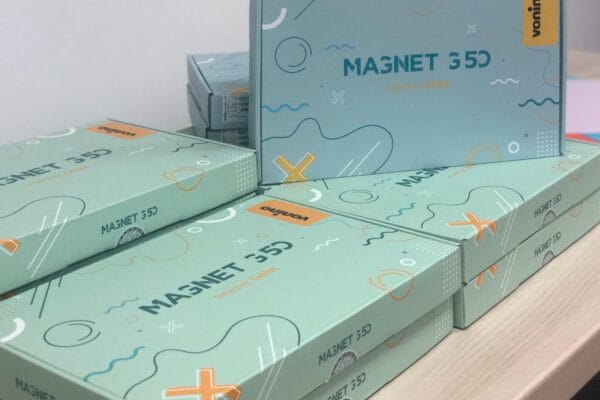 S-a început distribuirea către copii a celor 359 de tablete cumpărate de Primăria Florești