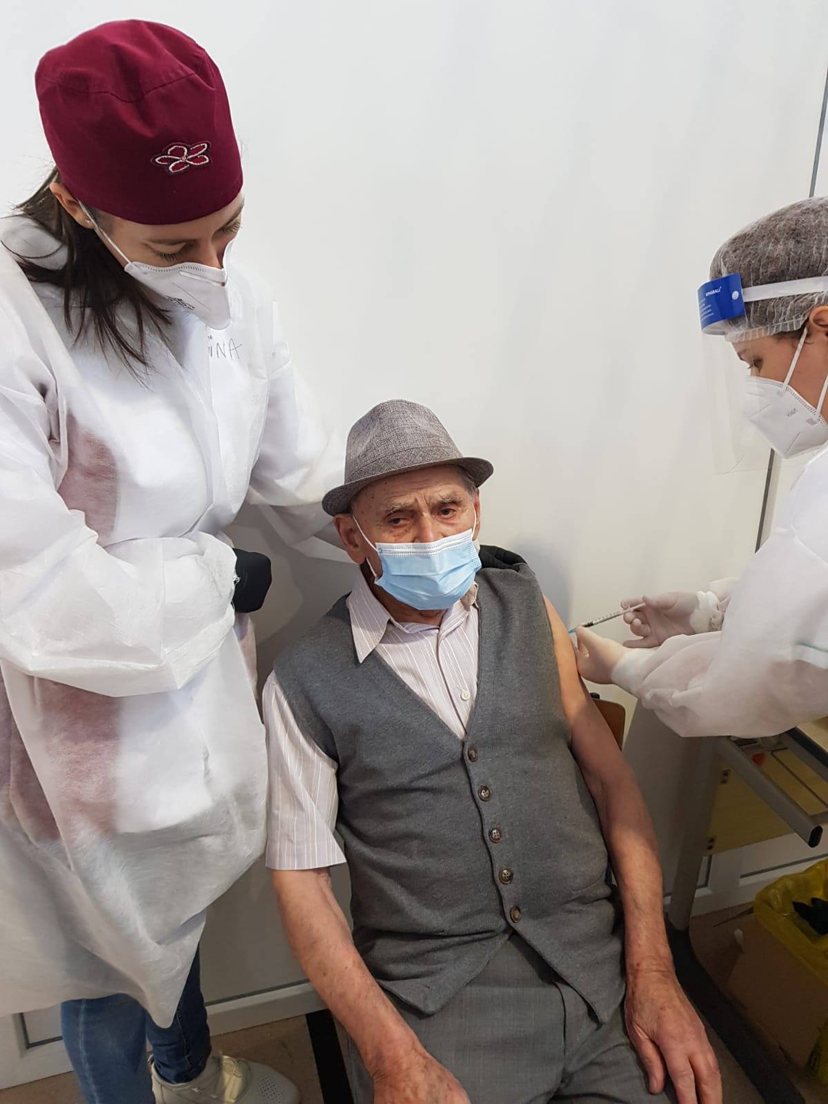Cel mai bătrând clujean s-a vaccinat împotriva Covid 19! Are o vârstă la care 99.99 la sută dintre noi doar visăm!