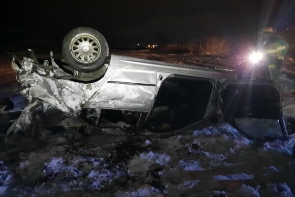 Când te crezi ”Schumacher” ajungi în șanț, cu roțile în sus! Accident grav în Gherla!